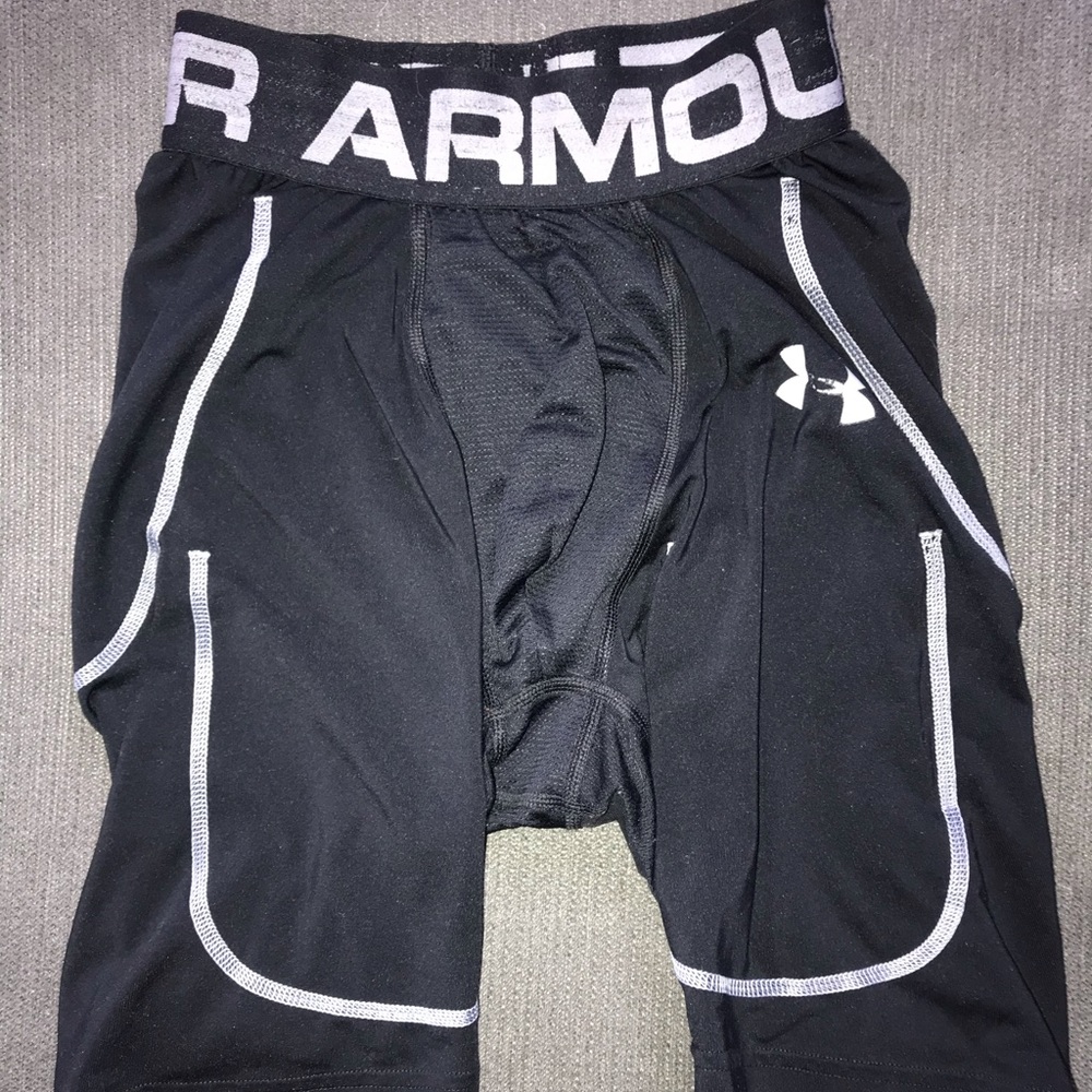 Under Armor athletic shorts with Pad Pockets